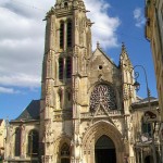 Pontoise_(95),_cathédrale_Saint-Maclou,_façade_ouest,_depuis_la_rue_de_la_Coutellerie